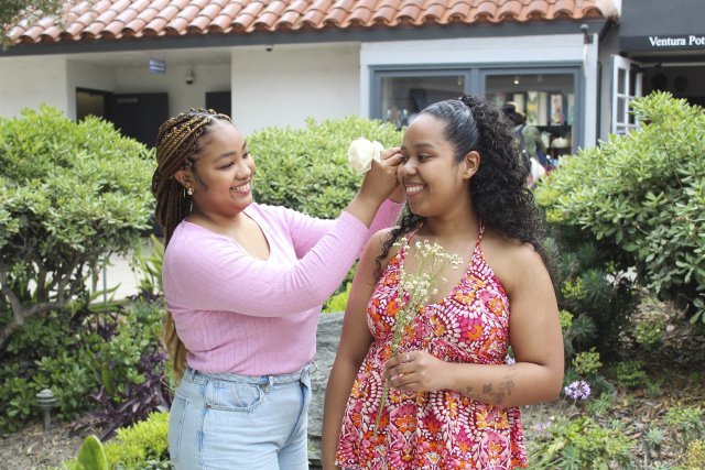 Sisters' Circle - Friendsgiving!