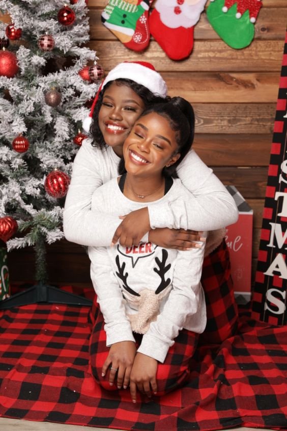 Sisters' Circle Christmas Party!